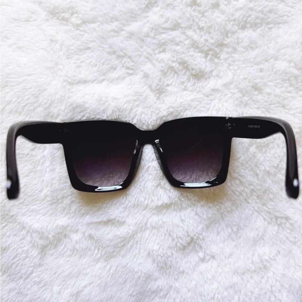 Liora Black Oversized Bold Sunglasses